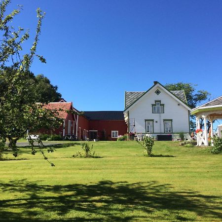 Stromnes - Oldefars Gjestehus Inderoy Straumen  Esterno foto